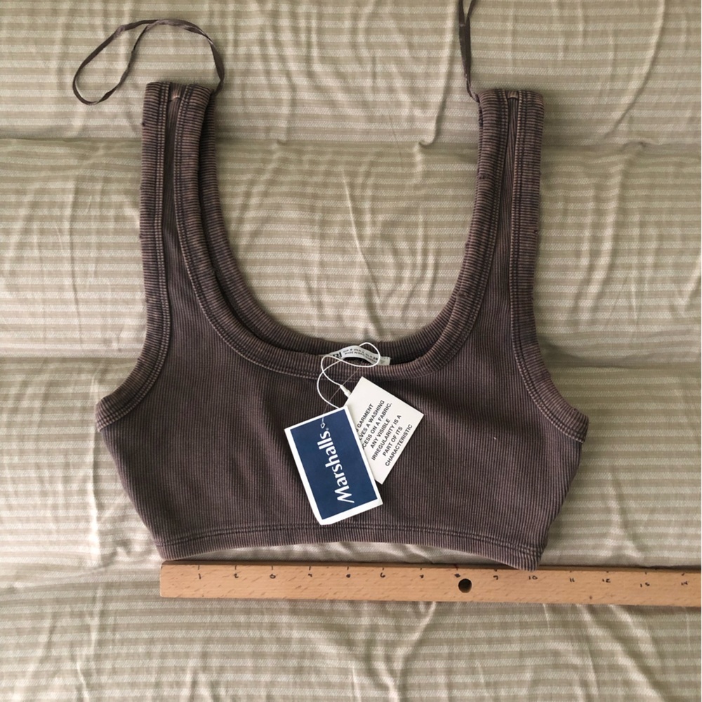 Distressed Ribbed Cropped Tank Top